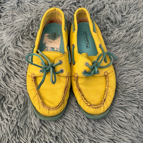Sperry Top-Sider Women's Boat Shoes Size 7 Yellow Leather‎ Pre-Owned - Picture 1 of 8